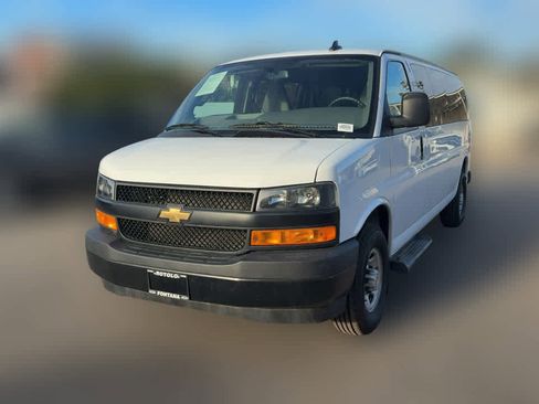 Used 2023 Chevrolet Express 3500 LS image 3
