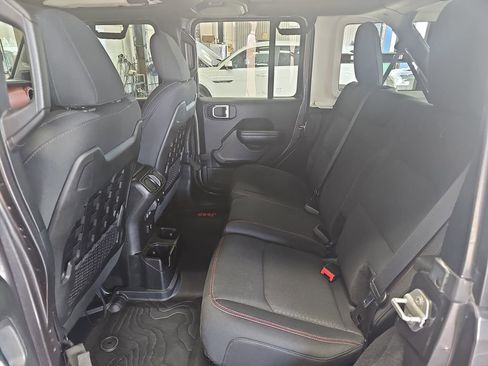 Used 2018 Jeep Wrangler Unlimited Rubicon AWD/4WD image 14