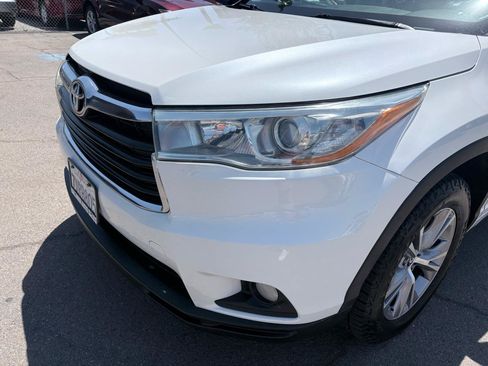 Used 2016 Toyota Highlander LE FWD image 6