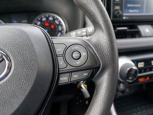 Used 2021 Toyota RAV4 LE image 20