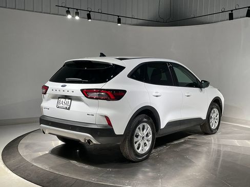 Used 2025 Ford Escape Active w/ Tech Pack #1 AWD/4WD image 11