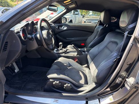 Used 2013 Nissan 370Z Touring w/ Sport Pkg RWD image 15