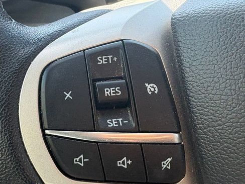 Used 2023 Ford Explorer XLT RWD image 15
