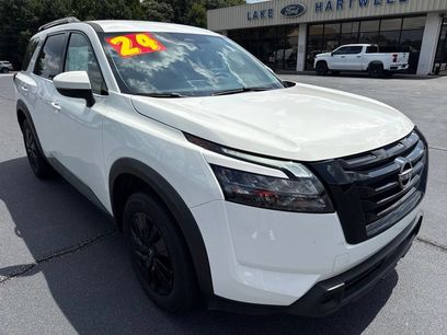 Used 2024 Nissan Pathfinder SV