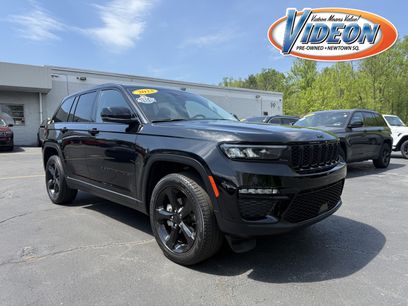 Used 2023 Jeep Grand Cherokee Limited w/ Black Appearance Package