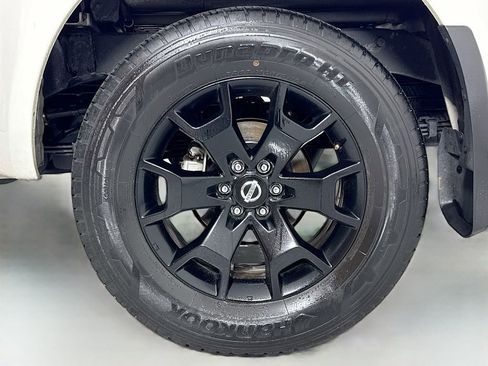 Used 2021 Nissan Frontier SV w/ Midnight Edition Floor Mats image 10