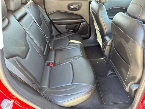Used 2018 Jeep Compass Limited w/ Navigation Group AWD/4WD image 19