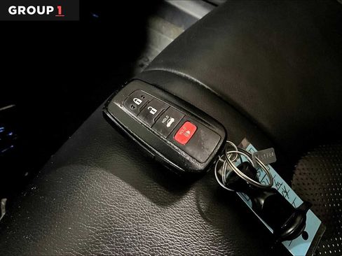 Used 2021 Toyota Camry XLE image 15