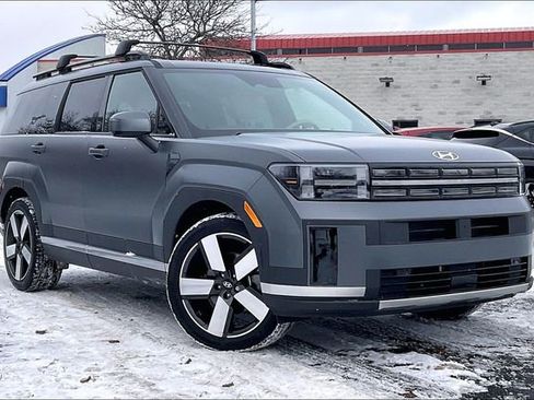 Used 2025 Hyundai Santa Fe Limited image 1