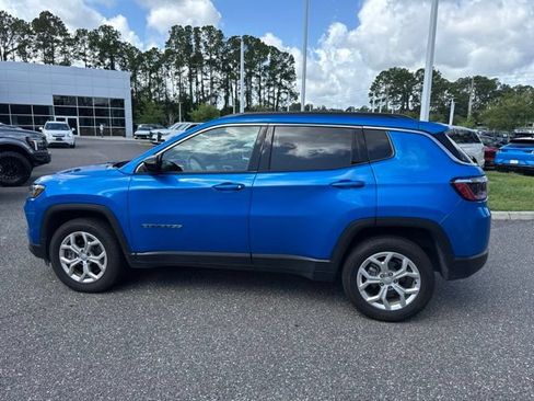 Used 2024 Jeep Compass Latitude AWD/4WD image 11