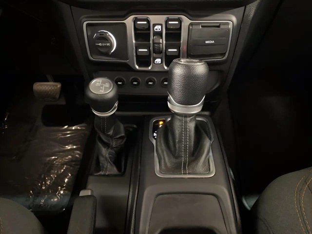 Used 2024 Jeep Wrangler Unlimited w/ Convenience Group AWD/4WD image 54