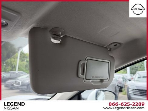 Used 2025 Nissan Kicks SV AWD/4WD image 30