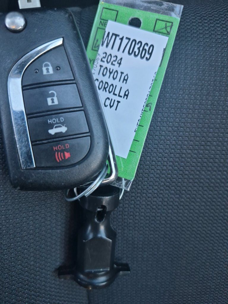 Used 2024 Toyota Corolla LE FWD image 28