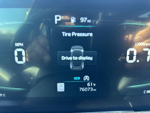 Used 2023 Kia Telluride S image 25