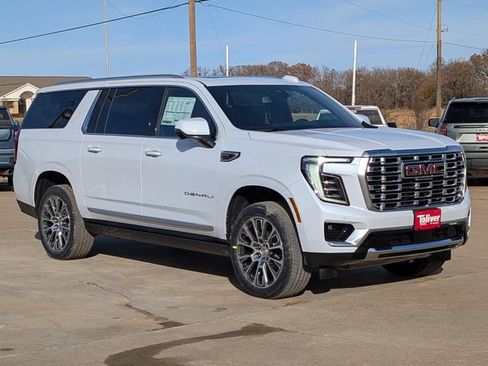 New 2026 GMC Yukon XL Denali w/ Sun & Power Step Package AWD/4WD image 2