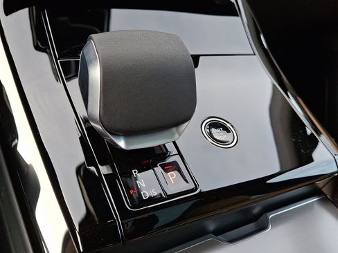 New 2025 Land Rover Range Rover Sport SE image 10