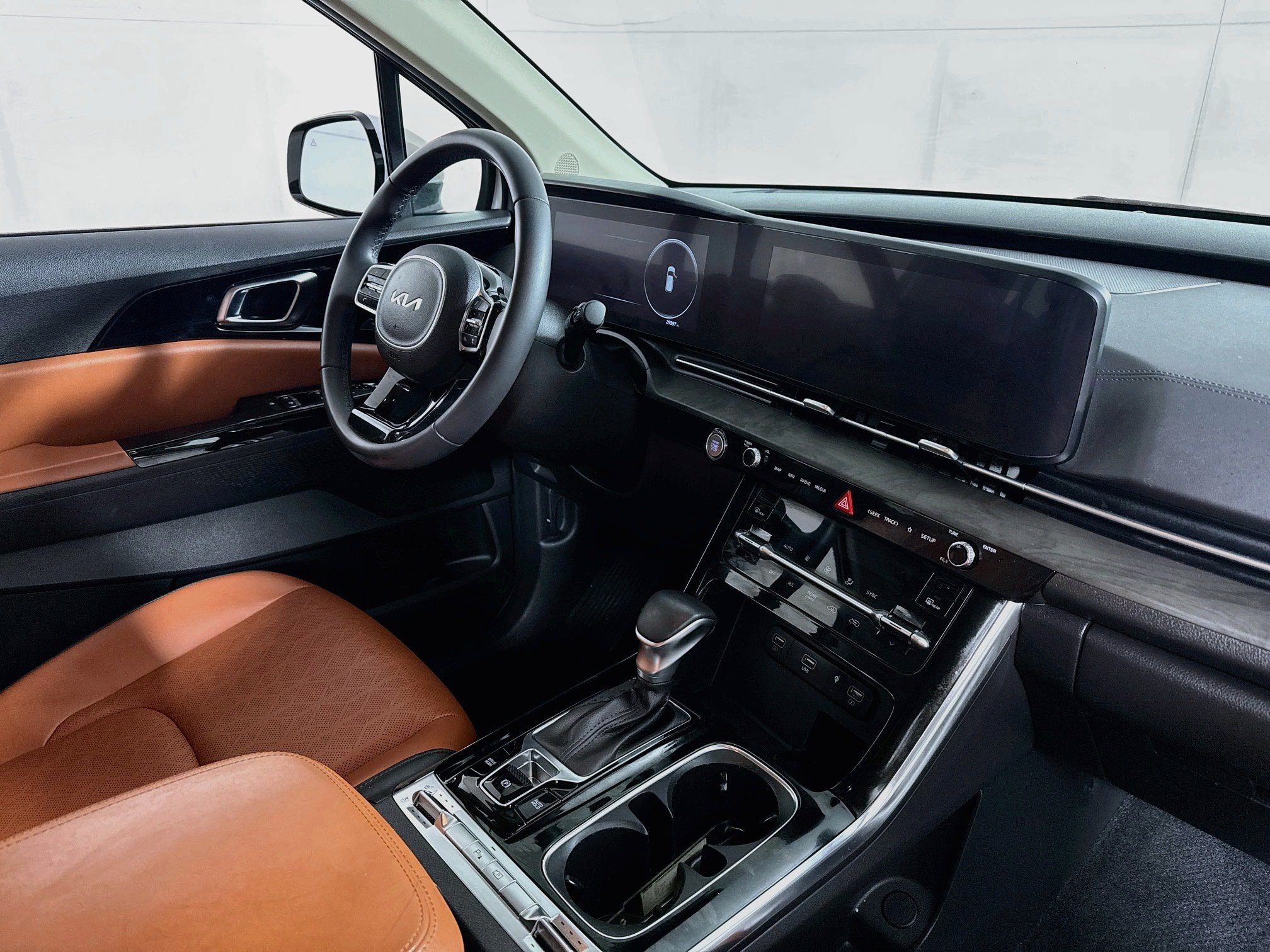 Used 2024 Kia Carnival SX FWD image 29