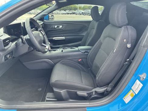 Used 2024 Ford Mustang Coupe RWD image 17