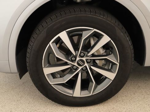 Certified 2023 Audi Q5 2.0T Premium w/ Convenience Package AWD/4WD image 40