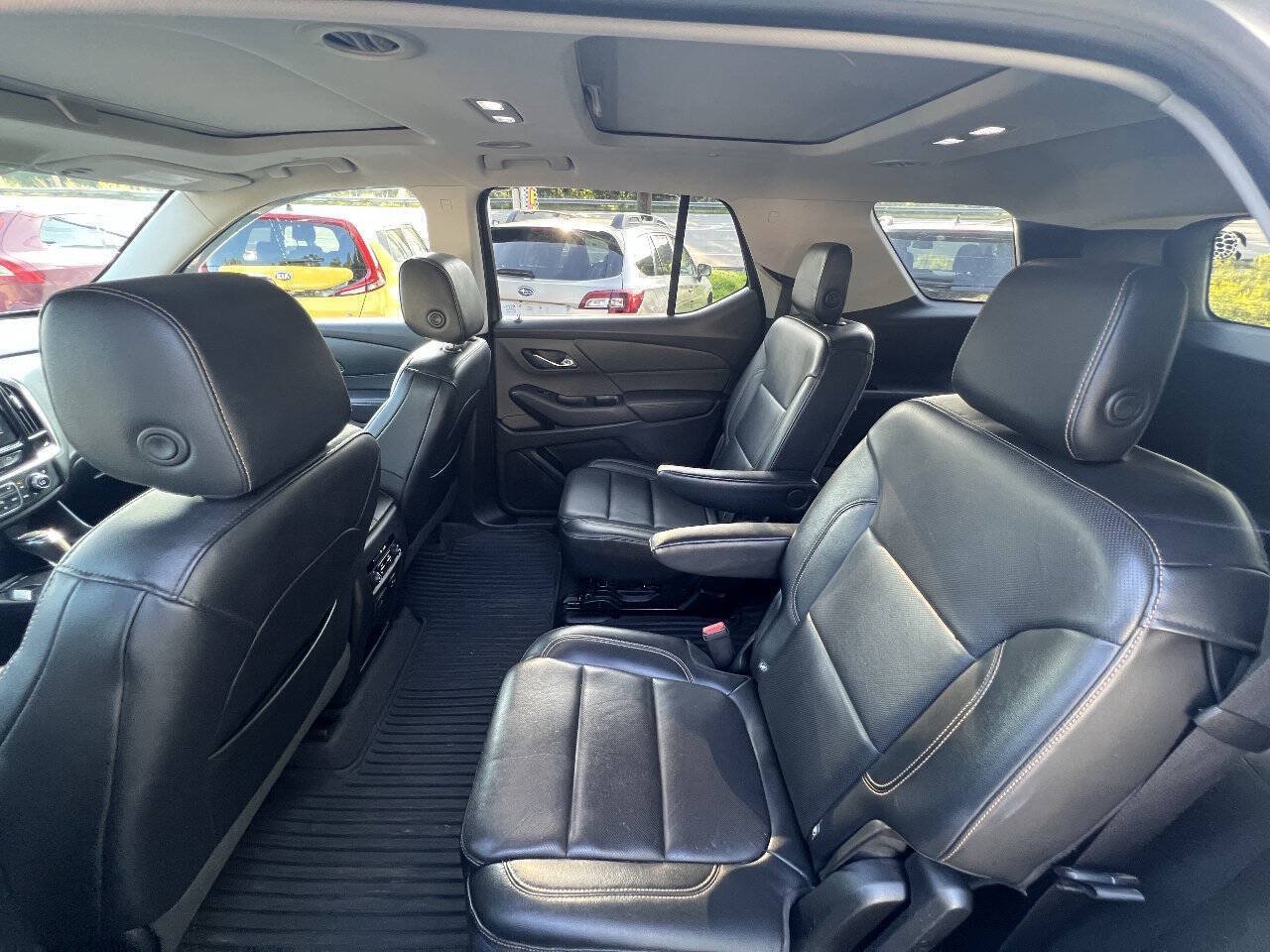 Used 2018 Chevrolet Traverse Premier w/ Redline Edition AWD/4WD image 13