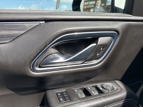 Used 2023 GMC Yukon SLT image 13