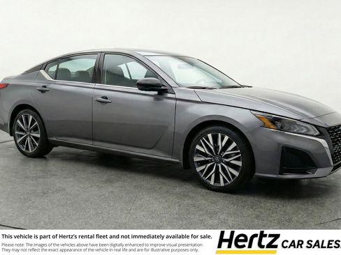 Used 2025 Nissan Altima 2.5 SV FWD image 1