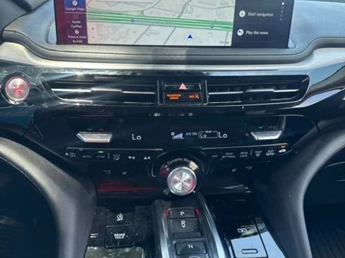 Used 2025 Acura MDX FWD w/ Technology Package image 10