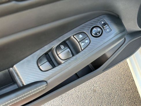 Used 2025 Nissan Altima 2.5 SV FWD image 31