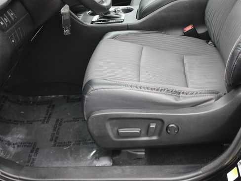 Used 2018 Toyota Highlander Plus image 17
