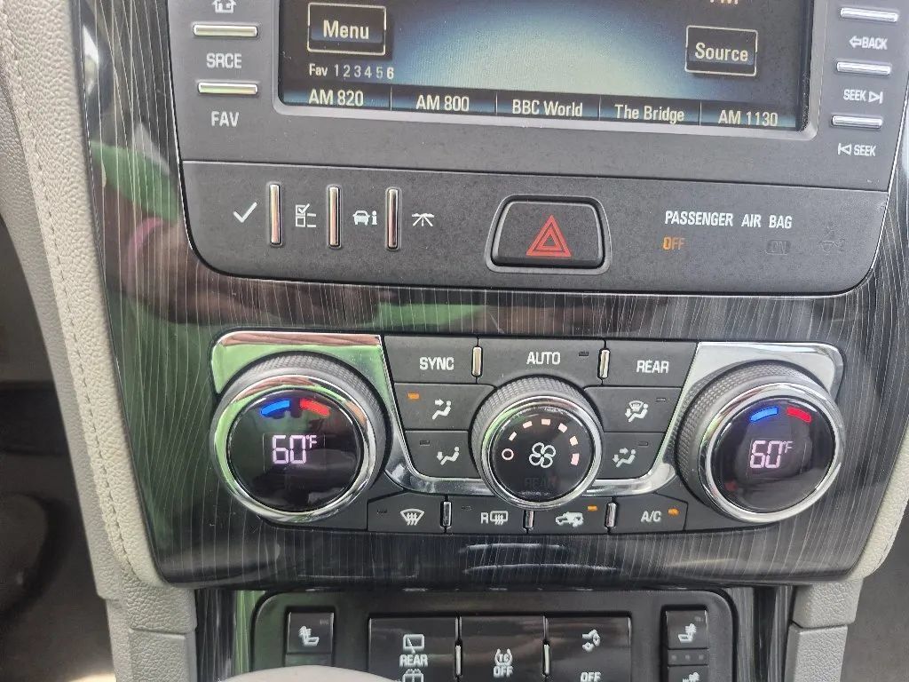 Used 2016 Chevrolet Traverse LT FWD image 27