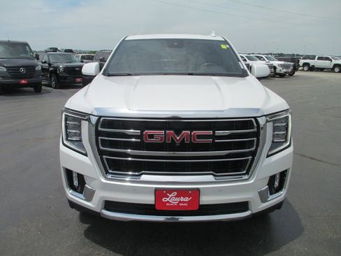 Used 2023 GMC Yukon XL SLT w/ SLT Luxury Package AWD/4WD image 12