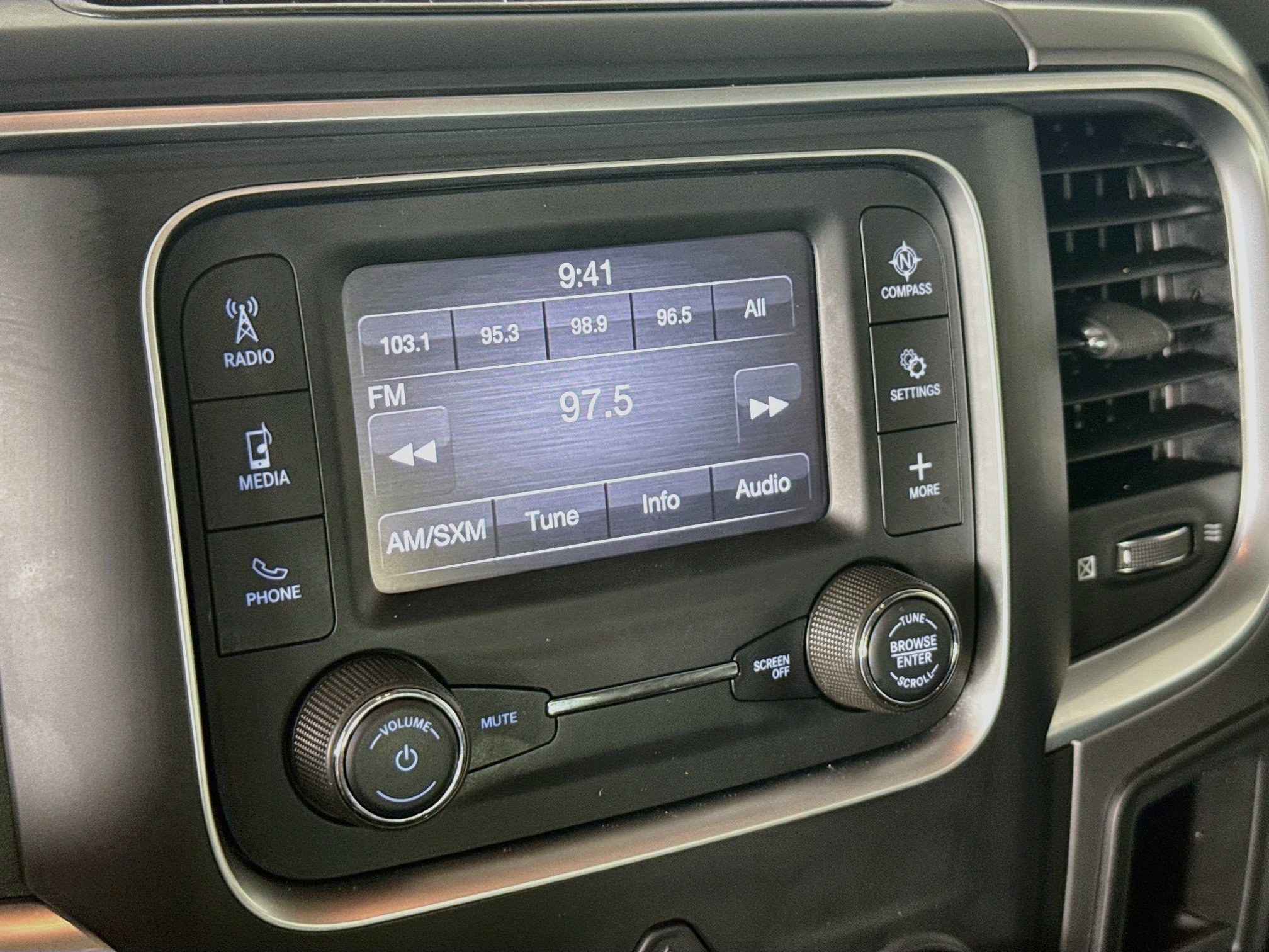Used 2022 RAM 1500 Classic SLT RWD image 16