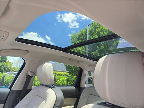 Certified 2025 Lincoln Nautilus Reserve w/ Jet Appearance Package AWD/4WD image 24