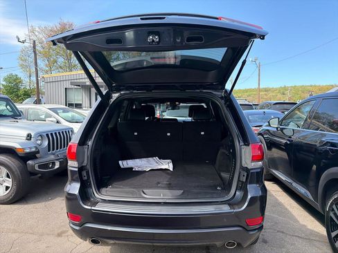Used 2015 Jeep Grand Cherokee Altitude AWD/4WD image 9
