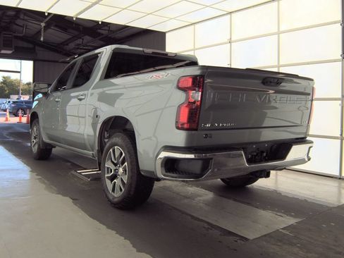 Used 2025 Chevrolet Silverado 1500 LT AWD/4WD image 4