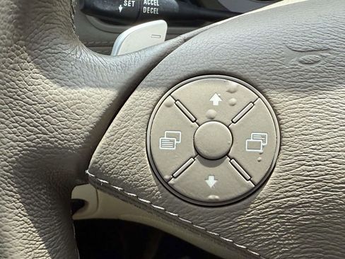 Used 2009 Mercedes-Benz SL 550 image 22