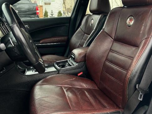 Used 2014 Dodge Charger SXT RWD image 7