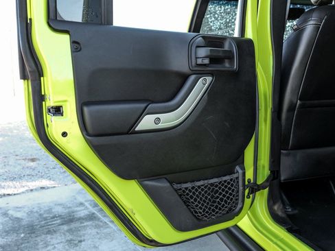 Used 2017 Jeep Wrangler Unlimited Rubicon image 44