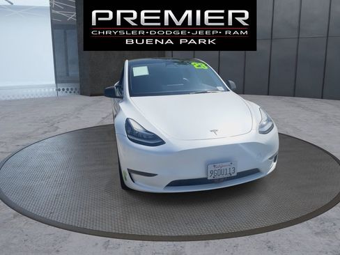 Used 2023 Tesla Model Y Long Range AWD/4WD image 3