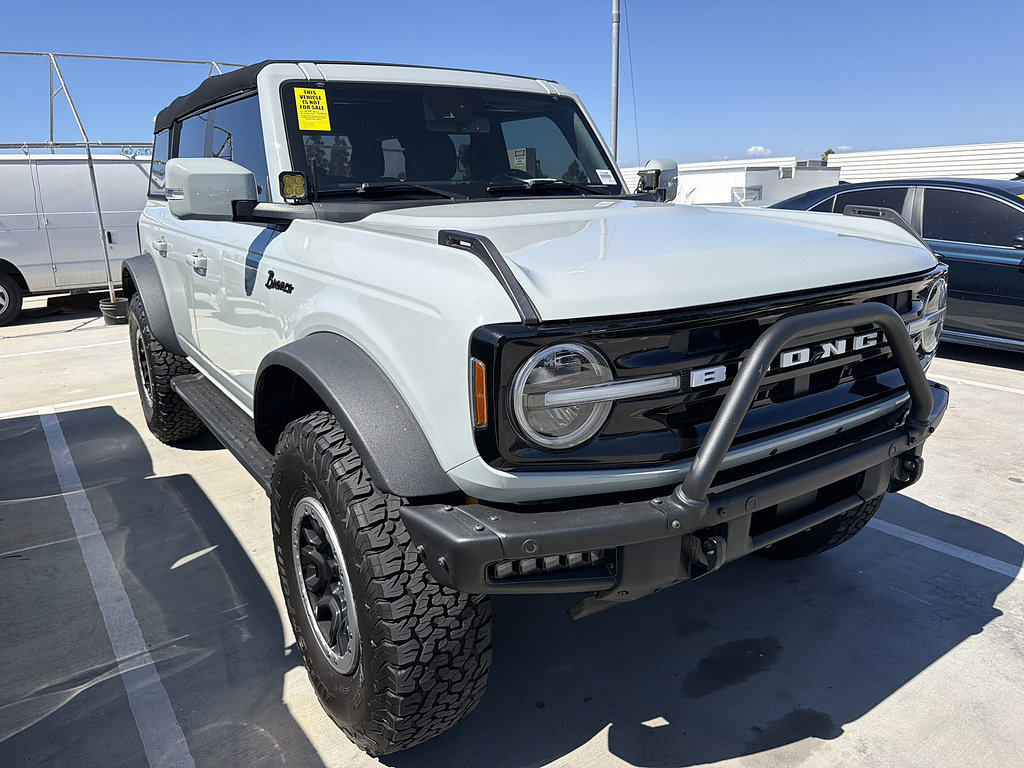 Used 2022 Ford Bronco Outer Banks w/ Sasquatch Package AWD/4WD image 3