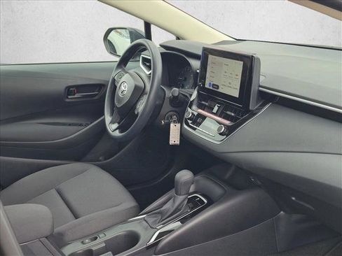 Used 2025 Toyota Corolla LE FWD image 18