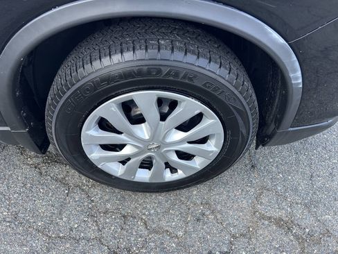 Used 2018 Nissan Rogue S AWD/4WD image 18