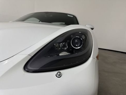 Certified 2018 Porsche 718 Cayman RWD image 11