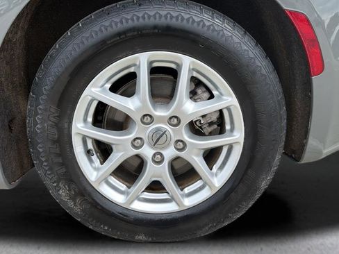 Used 2022 Chrysler Pacifica Touring-L FWD image 24