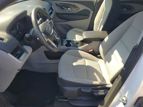 Used 2024 GMC Terrain SLE image 5