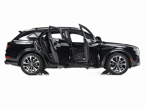 New 2025 Bentley Bentayga AWD/4WD image 10