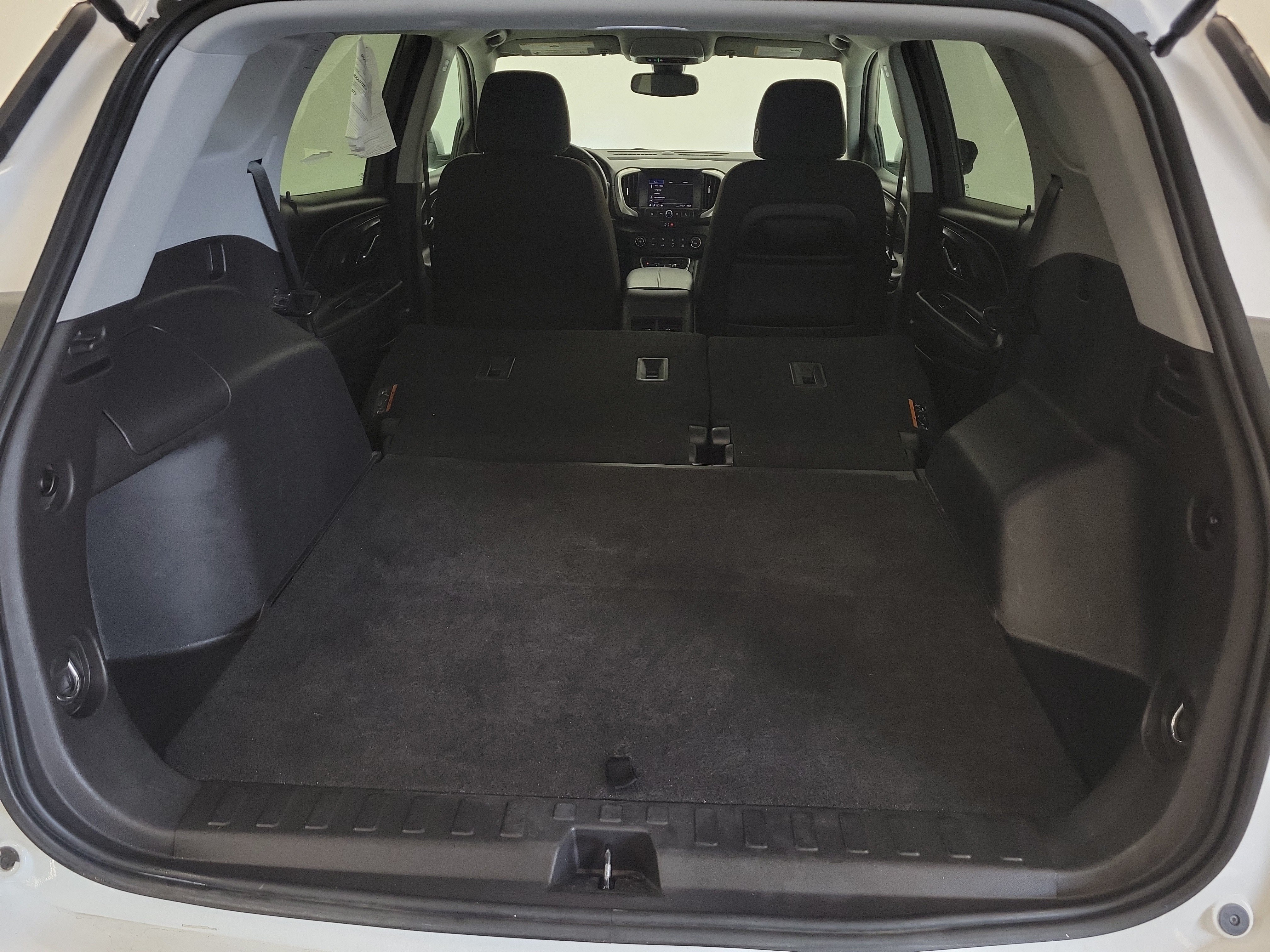 Used 2024 GMC Terrain SLE FWD image 25