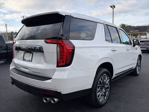 Used 2023 GMC Yukon Denali Ultimate AWD/4WD image 9