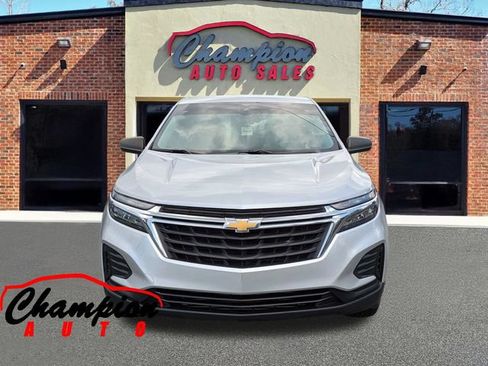 Used 2022 Chevrolet Equinox LS AWD/4WD image 10