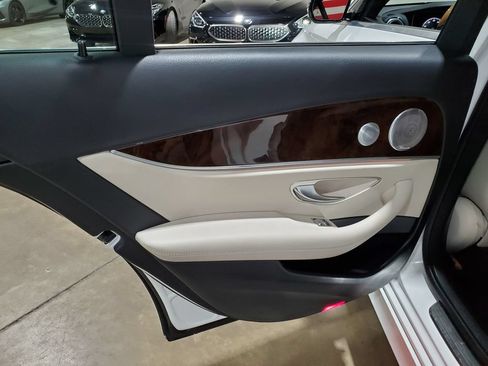Used 2020 Mercedes-Benz E 350 Sedan image 28